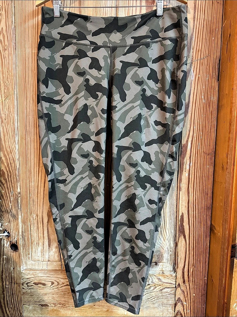 GapFit Camo Leggings in Green brown tan XL Like New